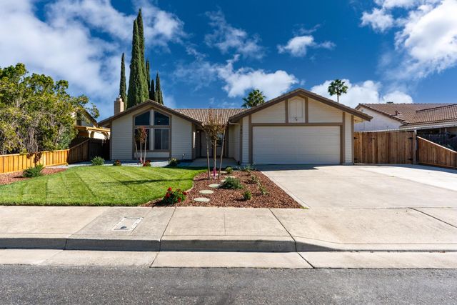 760 Meadowlark Ave, Los Banos, CA 93635