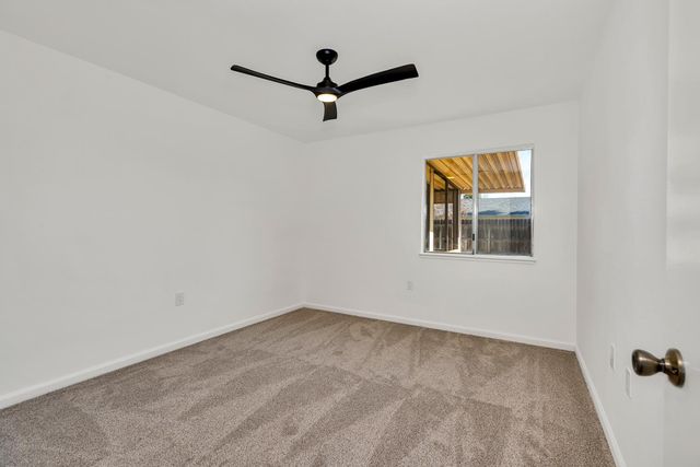 760 Meadowlark Ave, Los Banos, CA 93635