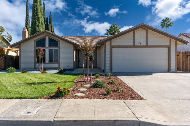 760 Meadowlark Ave, Los Banos, CA 93635