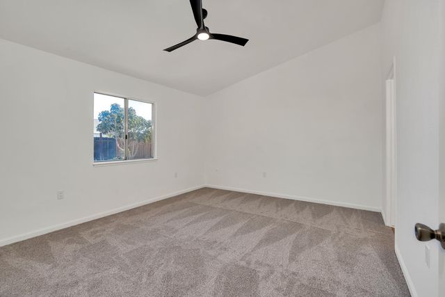 760 Meadowlark Ave, Los Banos, CA 93635