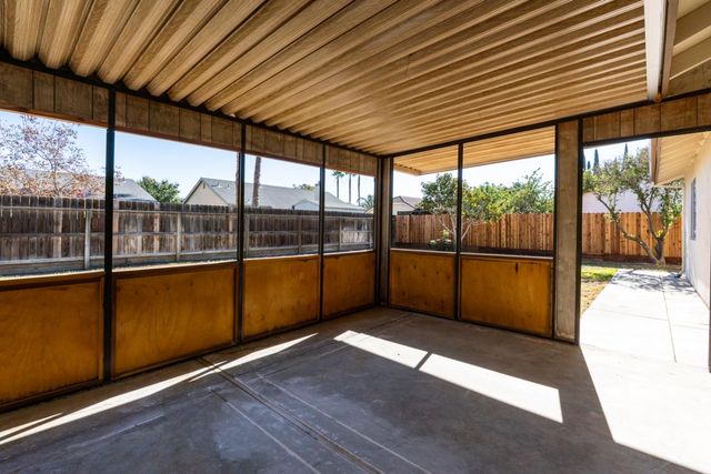 760 Meadowlark Ave, Los Banos, CA 93635