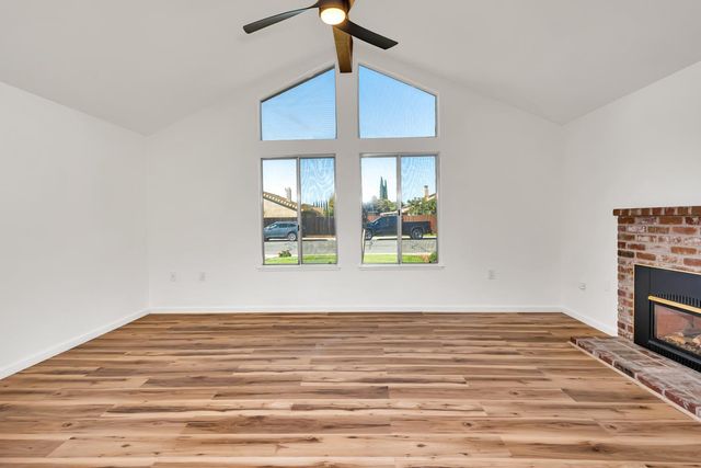 760 Meadowlark Ave, Los Banos, CA 93635