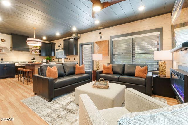 629 Summer Valley Way, Sevierville, TN 37862