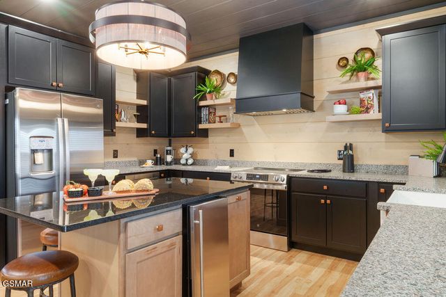 629 Summer Valley Way, Sevierville, TN 37862