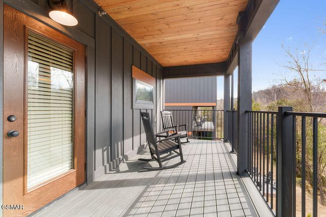 629 Summer Valley Way, Sevierville, TN 37862