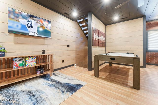 629 Summer Valley Way, Sevierville, TN 37862