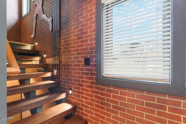 629 Summer Valley Way, Sevierville, TN 37862