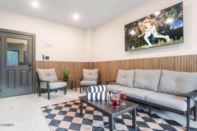 629 Summer Valley Way, Sevierville, TN 37862