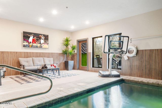 629 Summer Valley Way, Sevierville, TN 37862