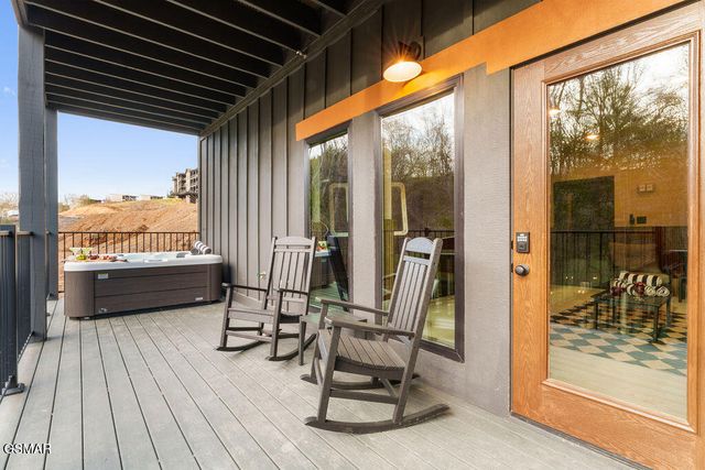 629 Summer Valley Way, Sevierville, TN 37862