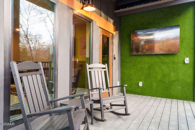 629 Summer Valley Way, Sevierville, TN 37862