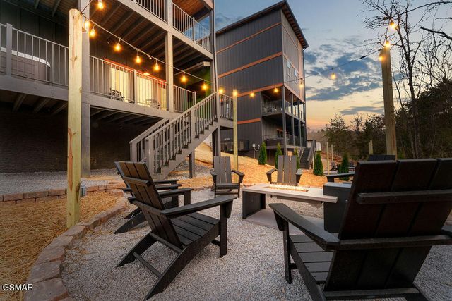 629 Summer Valley Way, Sevierville, TN 37862