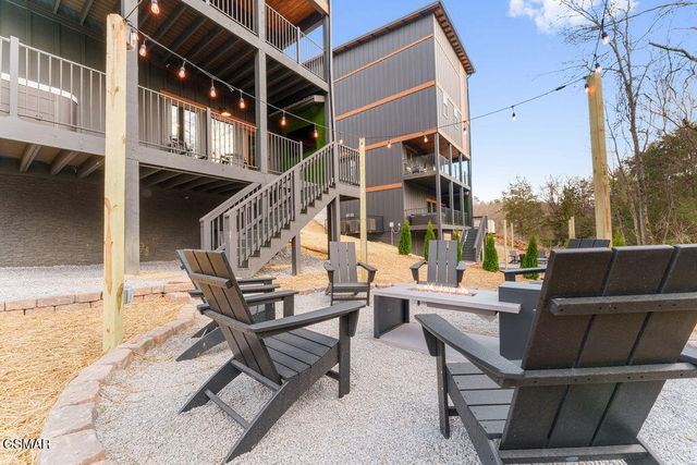 629 Summer Valley Way, Sevierville, TN 37862