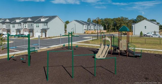 910 Kingscote Drive, Fayetteville, NC 28314