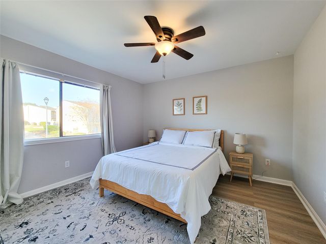 10 April Point Drive S, Conroe, TX 77356