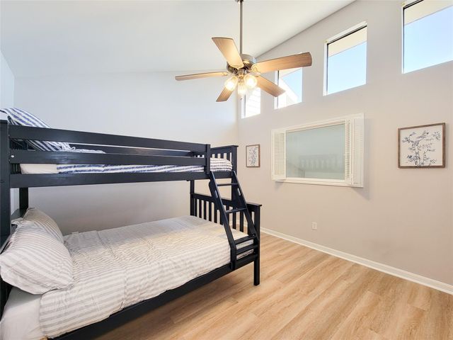 10 April Point Drive S, Conroe, TX 77356