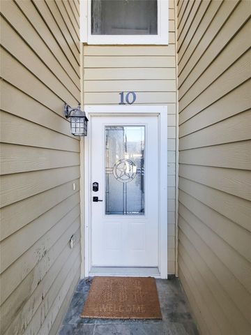 10 April Point Drive S, Conroe, TX 77356