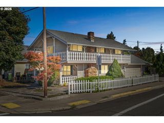 840 S 1ST St, Cottage Grove, OR 97424