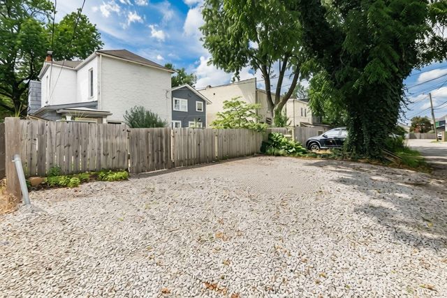1070 Mount Pleasant Avenue, Columbus, OH 43201