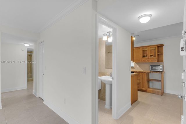 7745 SW 86th St D-218, Miami, FL 33143