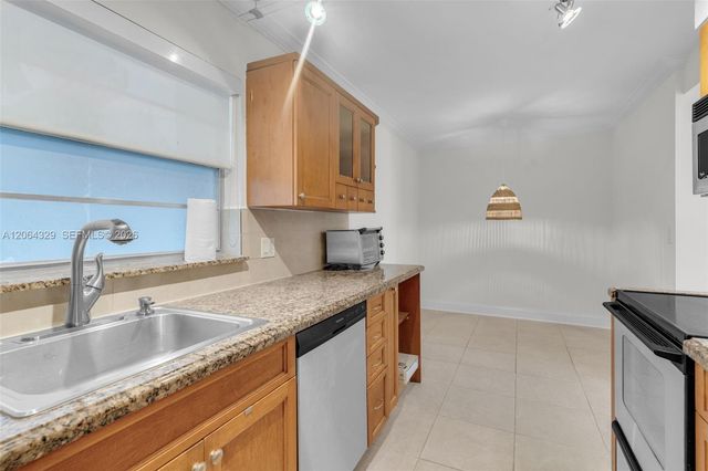 7745 SW 86th St D-218, Miami, FL 33143