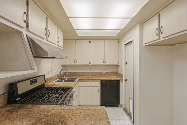 8202 MAUREEN, Midway City, CA 92655