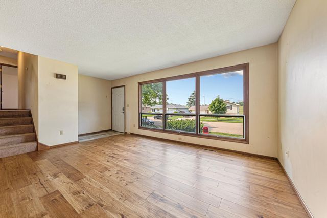2604 26th Street NW, Rochester, MN 55901