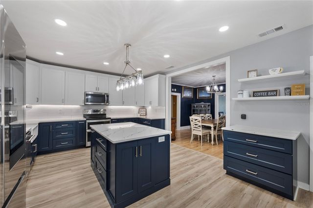 219 E BEACON ROAD, Lakeland, FL 33803