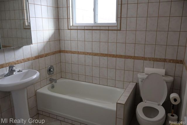 24800 Campbell Avenue, Warren, MI 48089