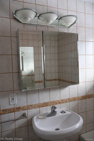 24800 Campbell Avenue, Warren, MI 48089