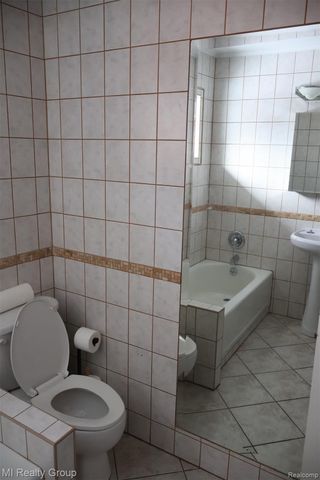 24800 Campbell Avenue, Warren, MI 48089