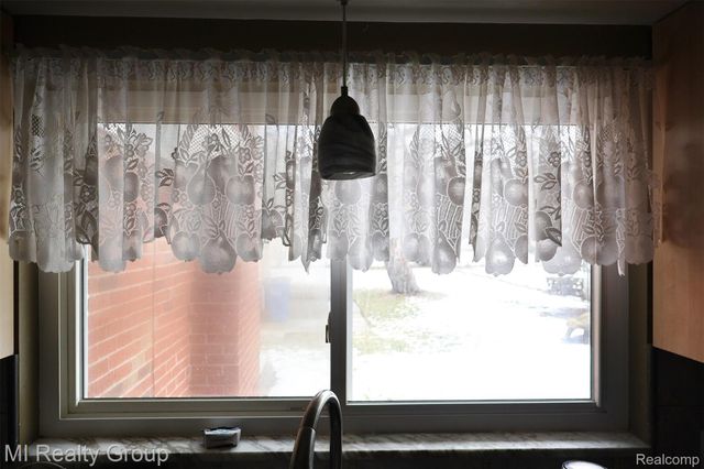 24800 Campbell Avenue, Warren, MI 48089