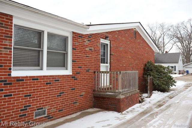 24800 Campbell Avenue, Warren, MI 48089