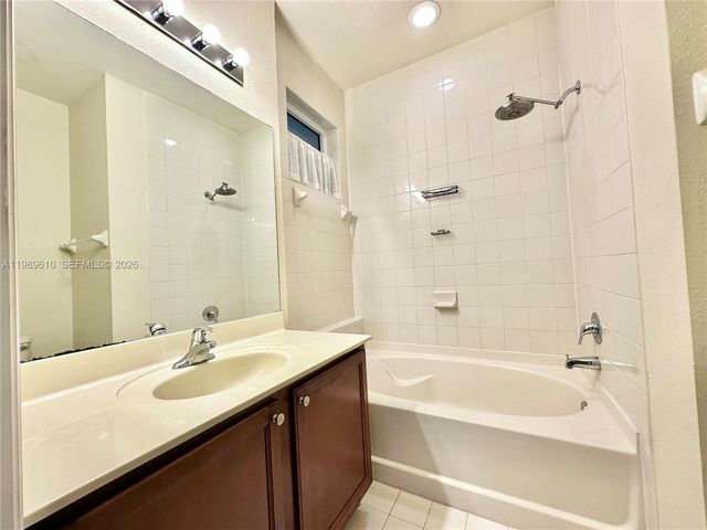 11403 NW 89th St 219, Doral, FL 33178