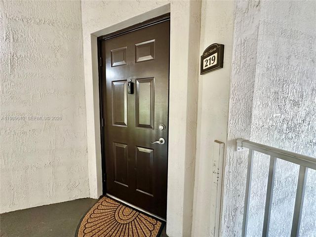 11403 NW 89th St 219, Doral, FL 33178