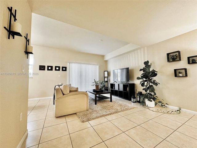 11403 NW 89th St 219, Doral, FL 33178
