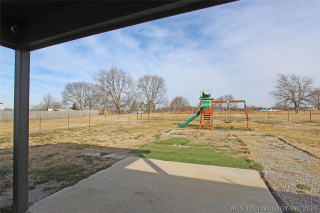 398186 W 3230 Drive, Ramona, OK 74061