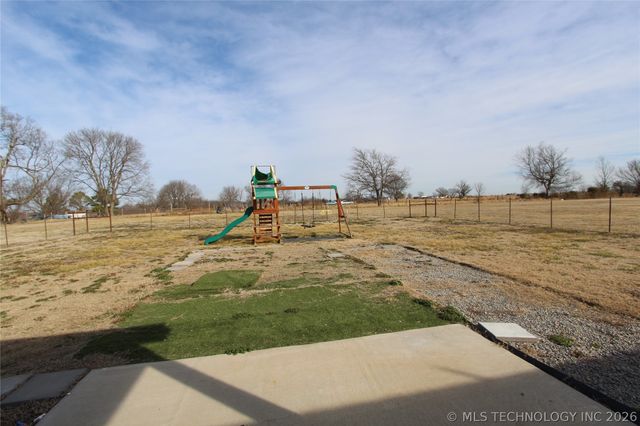 398186 W 3230 Drive, Ramona, OK 74061