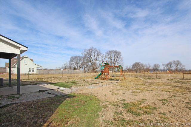 398186 W 3230 Drive, Ramona, OK 74061