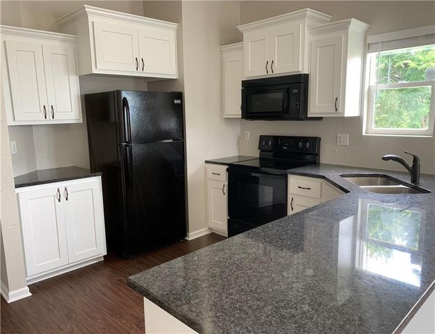 810 Riffle Drive, Pleasant Hill, MO 64080