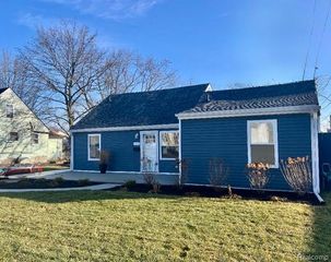 5634 Arcola Avenue, Garden City, MI 48135