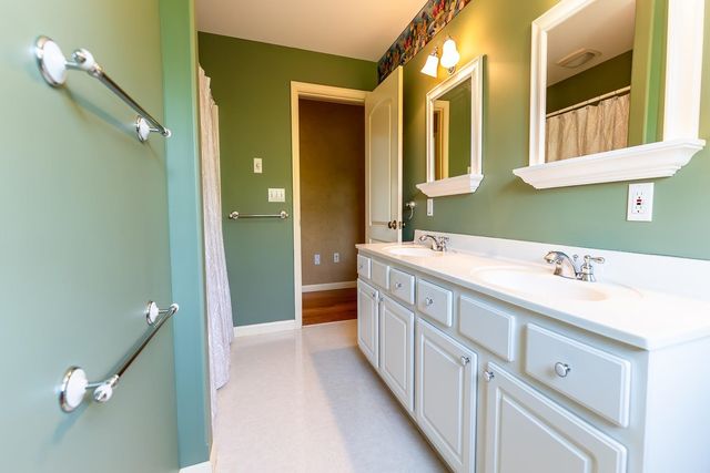 11 Tuttle Meadow Drive, Rutland City, VT 05701