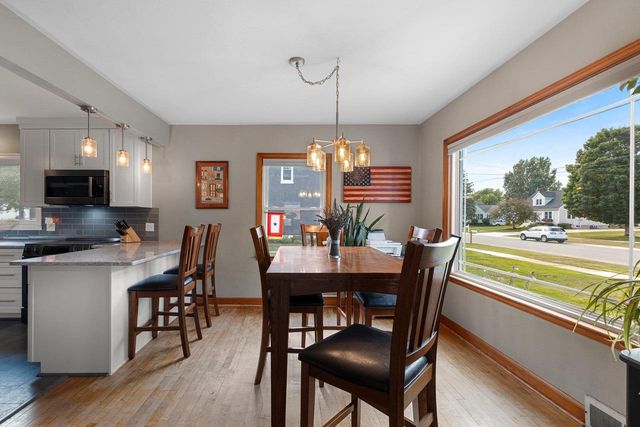 172 WILLIAMS STREET, Pulaski, WI 54162