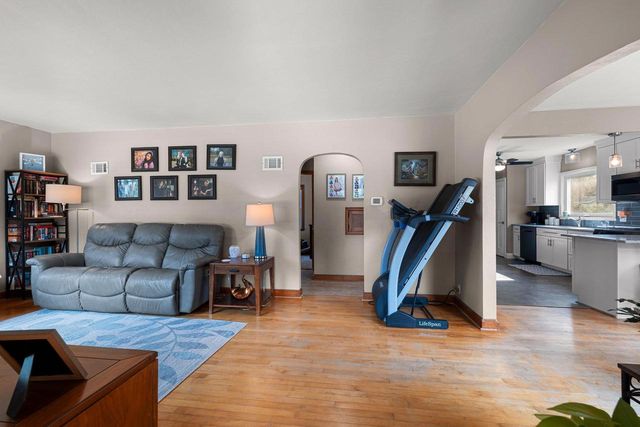 172 WILLIAMS STREET, Pulaski, WI 54162