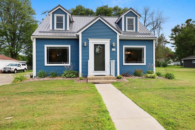 172 WILLIAMS STREET, Pulaski, WI 54162