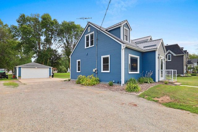 172 WILLIAMS STREET, Pulaski, WI 54162