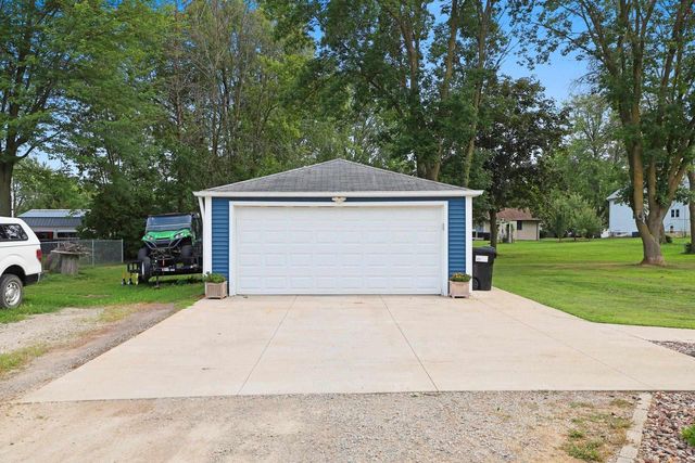 172 WILLIAMS STREET, Pulaski, WI 54162