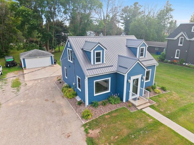 172 WILLIAMS STREET, Pulaski, WI 54162