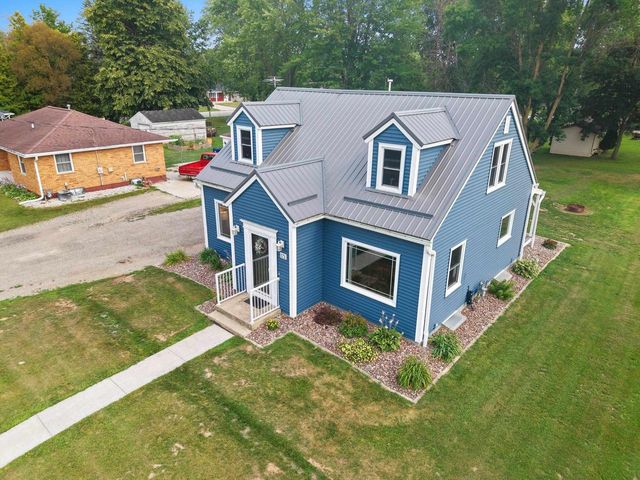 172 WILLIAMS STREET, Pulaski, WI 54162