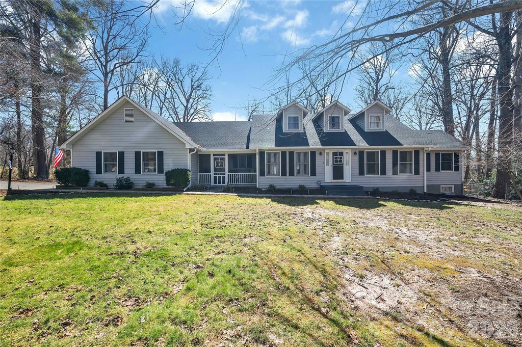 10 High Meadows Drive, Candler, NC 28715